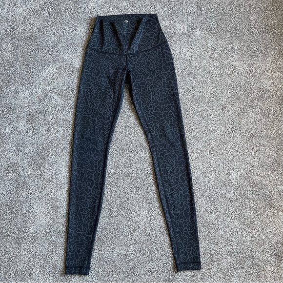 Lululemon Wunder Under Pant Sz 6 *Full-On Luxtreme (Roll Down) - Picture 4 of 8